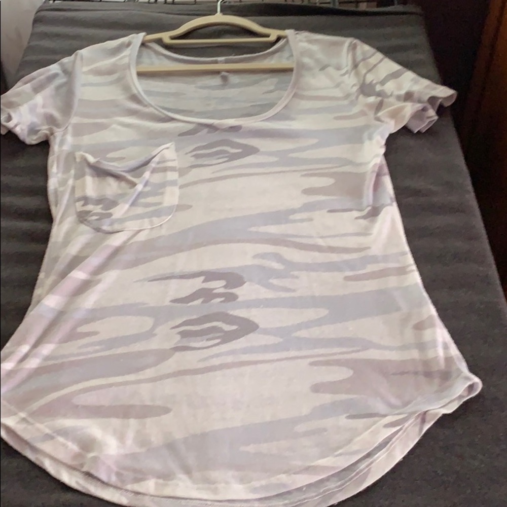 Z Supply burnout camo v neck T-shirt